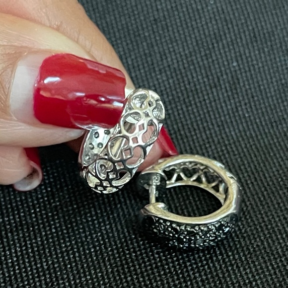 Black spinel sterling silver hoop earrings - Picture 2 of 6